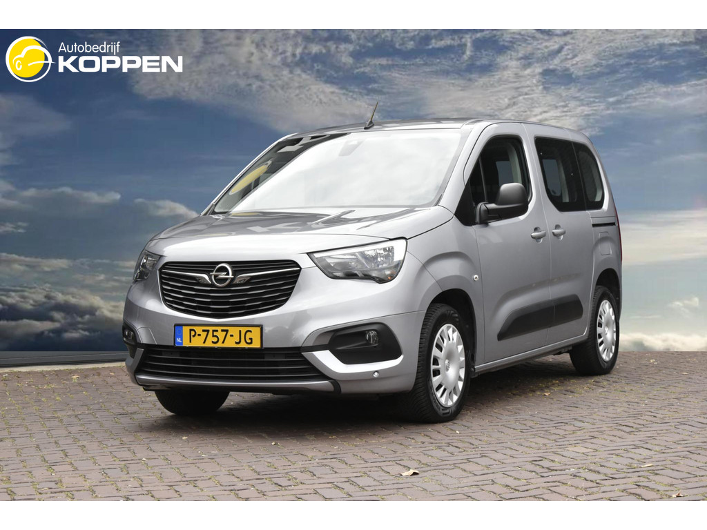 51882307-27.jpg